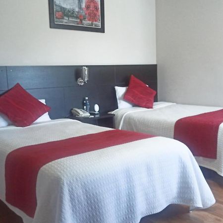 Hotel Versailles Ambato Εξωτερικό φωτογραφία