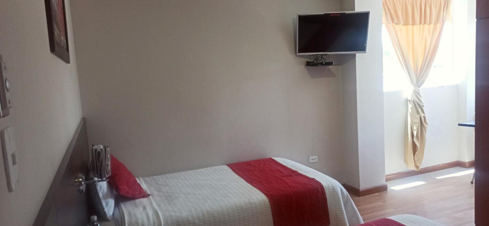 Hotel Versailles Ambato Εξωτερικό φωτογραφία