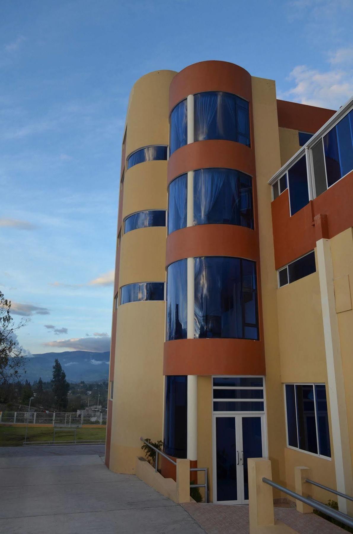 Hotel Versailles Ambato Εξωτερικό φωτογραφία