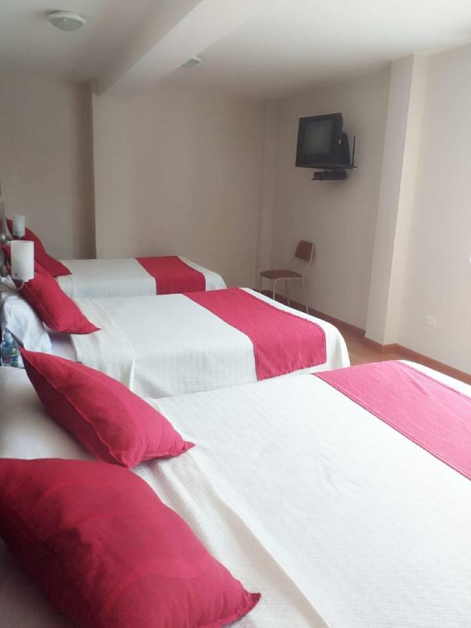 Hotel Versailles Ambato Εξωτερικό φωτογραφία
